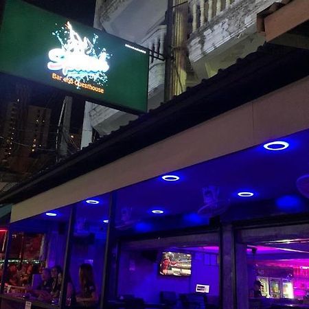Splash Bar And Guesthouse Pattaya Dış mekan fotoğraf