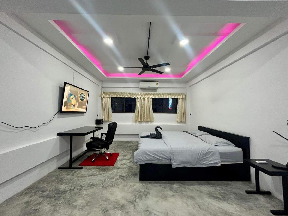 Splash Bar And Guesthouse Pattaya Dış mekan fotoğraf