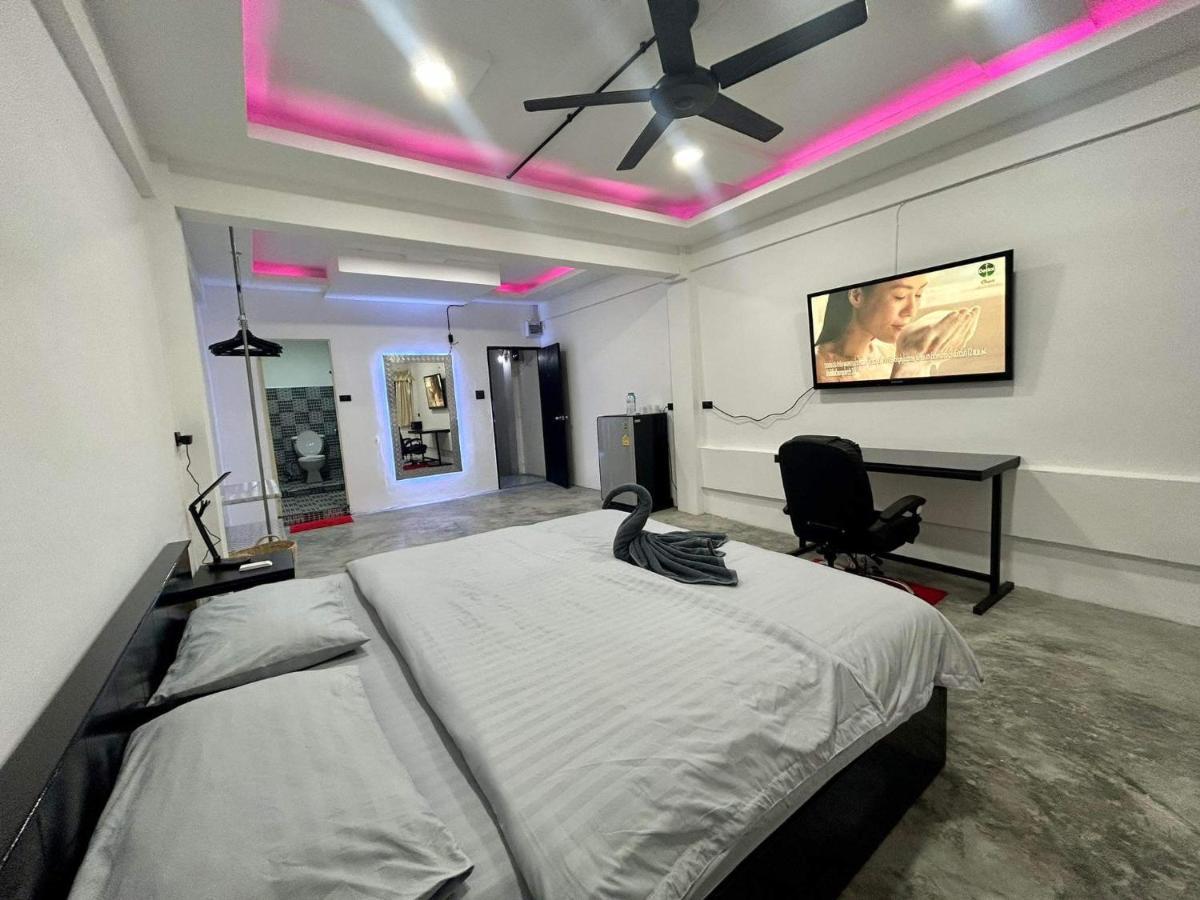 Splash Bar And Guesthouse Pattaya Dış mekan fotoğraf
