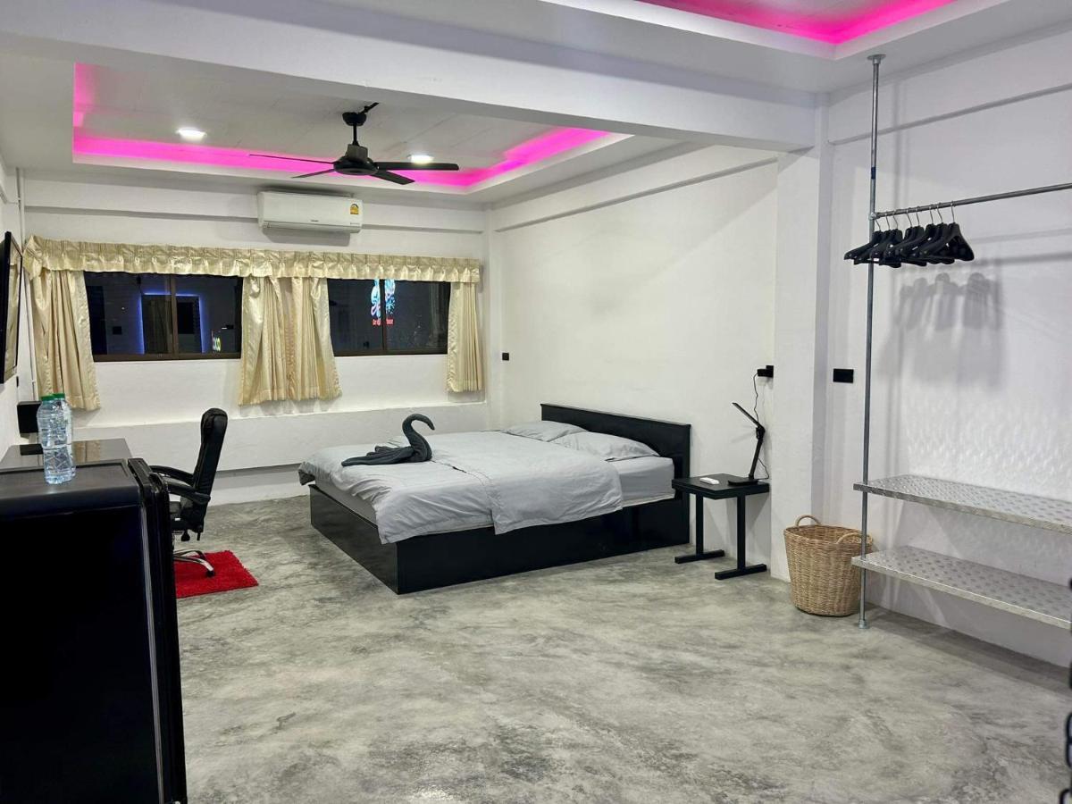 Splash Bar And Guesthouse Pattaya Dış mekan fotoğraf