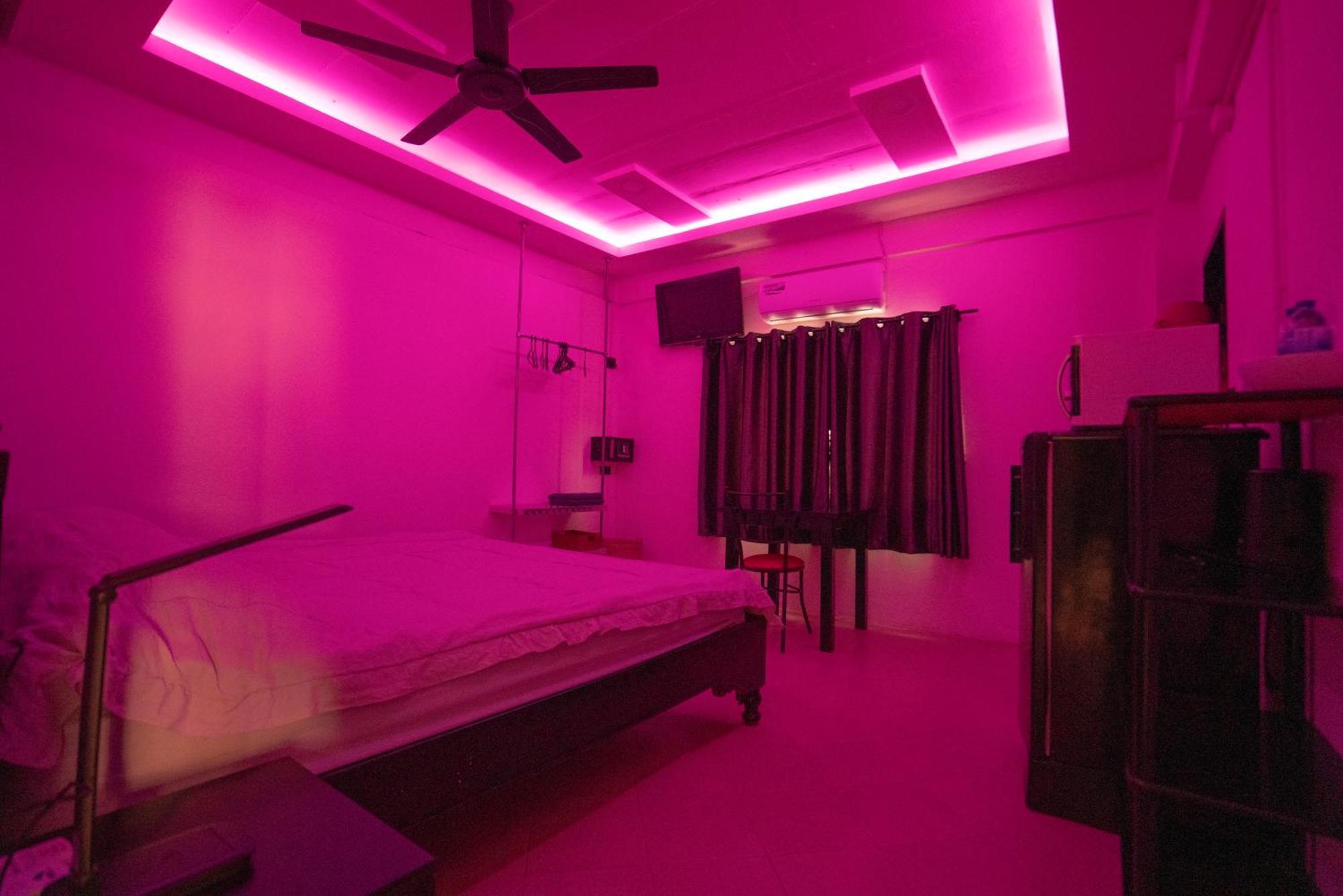 Splash Bar And Guesthouse Pattaya Dış mekan fotoğraf